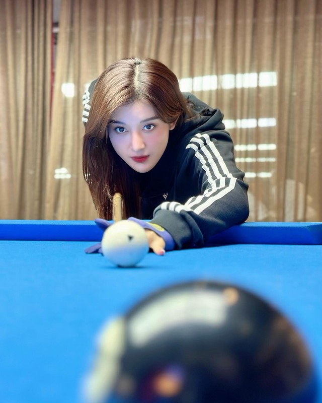 Nhan sắc nóng bỏng của Á hậu Huyền My sau khi rời showbiz làm MC dẫn chương trình thể thao- Ảnh 7.