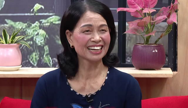 Con dâu về ra mắt, mẹ chồng tá hỏa khi hàng xóm nhắc Con dâu về ra mắt, mẹ chồng tá hỏa khi hàng xóm nhắc