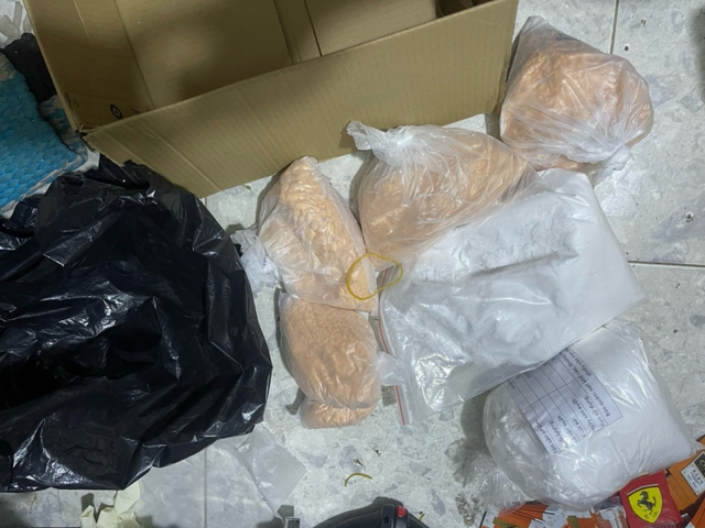 Cận cảnh kho ma túy và vũ khí của Cận cảnh kho ma túy và vũ khí của