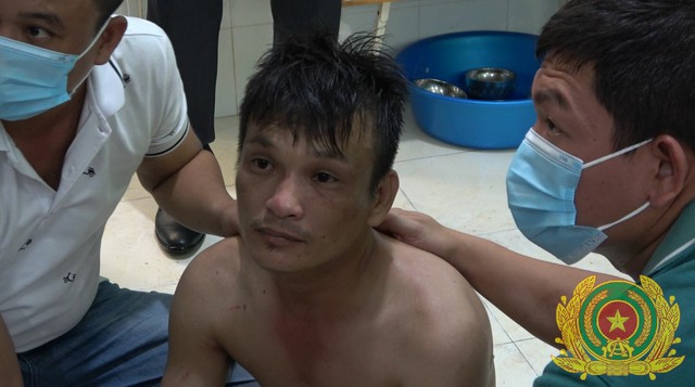 Lời khai bất ngờ của đối tượng “ngáo đá” cầm dao khống chế 3 trẻ mầm non- Ảnh 1. Lời khai bất ngờ của đối tượng “ngáo đá” cầm dao khống chế 3 trẻ mầm non- Ảnh 1.