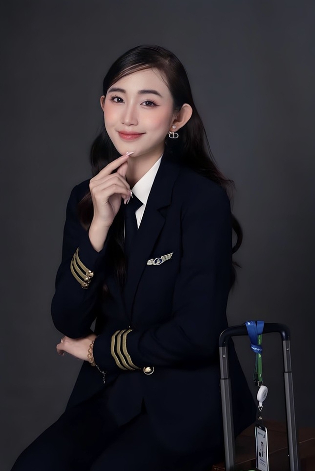 Nữ phi công đầu tiên ở Việt Nam lái dòng máy bay phản lực: Xinh như Hoa hậu, 23 tuổi đã là cơ phó- Ảnh 1. Nữ phi công đầu tiên ở Việt Nam lái dòng máy bay phản lực: Xinh như Hoa hậu, 23 tuổi đã là cơ phó- Ảnh 1.