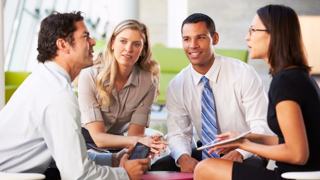 Sếp ngỏ lời đi chung xe, nên ngồi ghế trước hay ghế sau? Hành động đơn giản nhưng thể hiện nhiều điều- Ảnh 5. Sếp ngỏ lời đi chung xe, nên ngồi ghế trước hay ghế sau? Hành động đơn giản nhưng thể hiện nhiều điều- Ảnh 5.