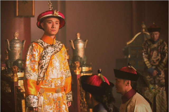 Quan lại kêu không thấy gì ở nhà Hòa Thân, Gia Khánh nói 2 từ: Lập tức tìm được hàng nghìn triệu lạng bạc- Ảnh 5.