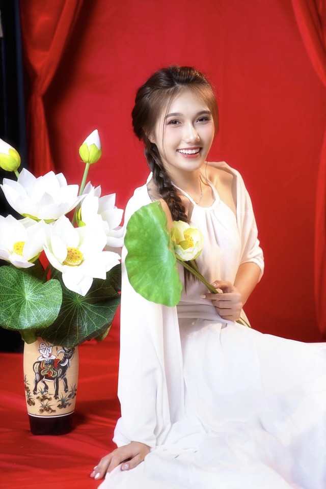 Nữ VĐV bóng chuyền Long An xinh đẹp như nàng thơ, rời sân đấu quyến rũ mê mẩn- Ảnh 4. Nữ VĐV bóng chuyền Long An xinh đẹp như nàng thơ, rời sân đấu quyến rũ mê mẩn- Ảnh 4.