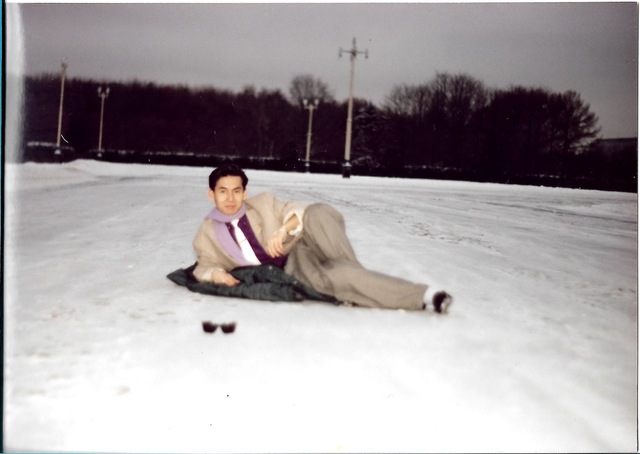 Từ bưng bê phục vụ, nam ca sĩ đổi đời nhờ 1 bài hát, có nhà, xe hơi, tài xế riêng ở nước ngoài- Ảnh 4. Từ bưng bê phục vụ, nam ca sĩ đổi đời nhờ 1 bài hát, có nhà, xe hơi, tài xế riêng ở nước ngoài- Ảnh 4.