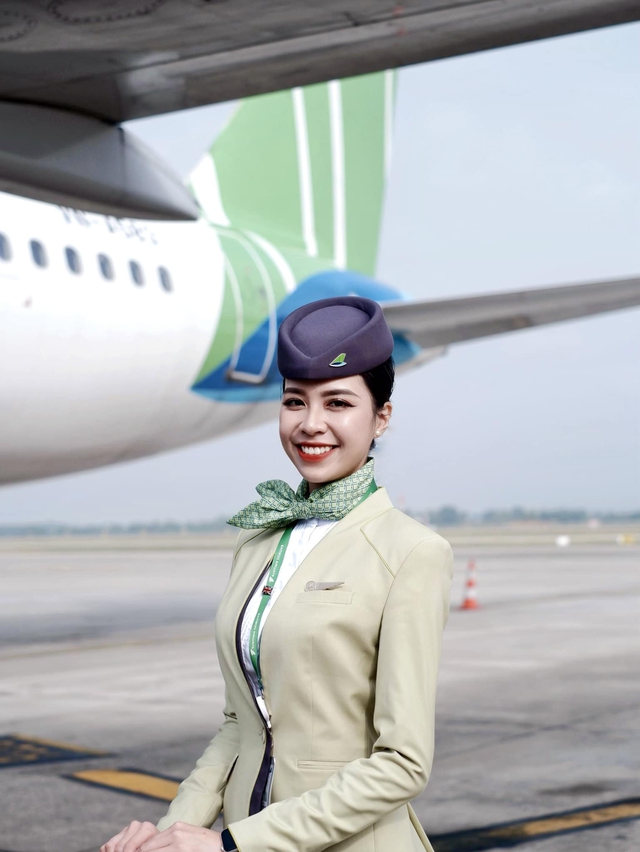 Cô gái Đắk Lắk là tiếp viên trưởng trẻ nhất hãng bay, tiết lộ thu nhập không như nhiều người nghĩ- Ảnh 2. Cô gái Đắk Lắk là tiếp viên trưởng trẻ nhất hãng bay, tiết lộ thu nhập không như nhiều người nghĩ- Ảnh 2.