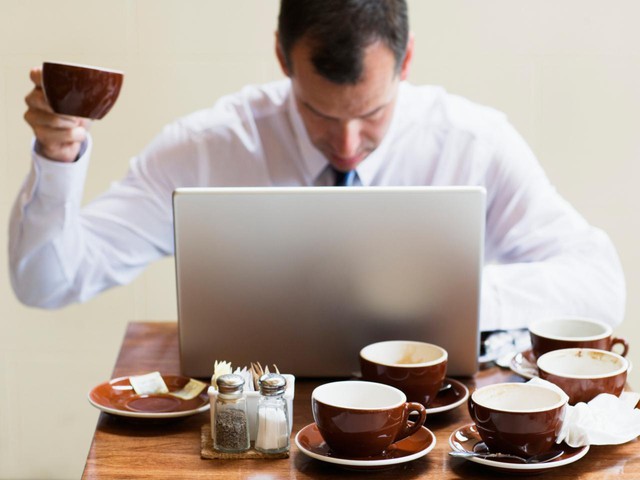 Uống cà phê sai cách có thể gây ngộ độc: Chuyên gia dinh dưỡng chỉ loạt dấu hiệu cần chú ý- Ảnh 1. Uống cà phê sai cách có thể gây ngộ độc: Chuyên gia dinh dưỡng chỉ loạt dấu hiệu cần chú ý- Ảnh 1.