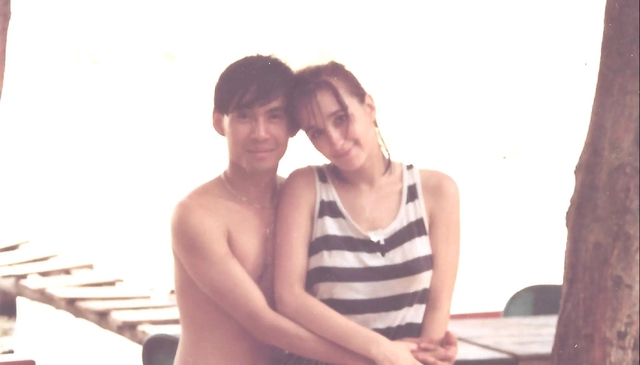 Từ bưng bê phục vụ, nam ca sĩ đổi đời nhờ 1 bài hát, có nhà, xe hơi, tài xế riêng ở nước ngoài- Ảnh 5. Từ bưng bê phục vụ, nam ca sĩ đổi đời nhờ 1 bài hát, có nhà, xe hơi, tài xế riêng ở nước ngoài- Ảnh 5.