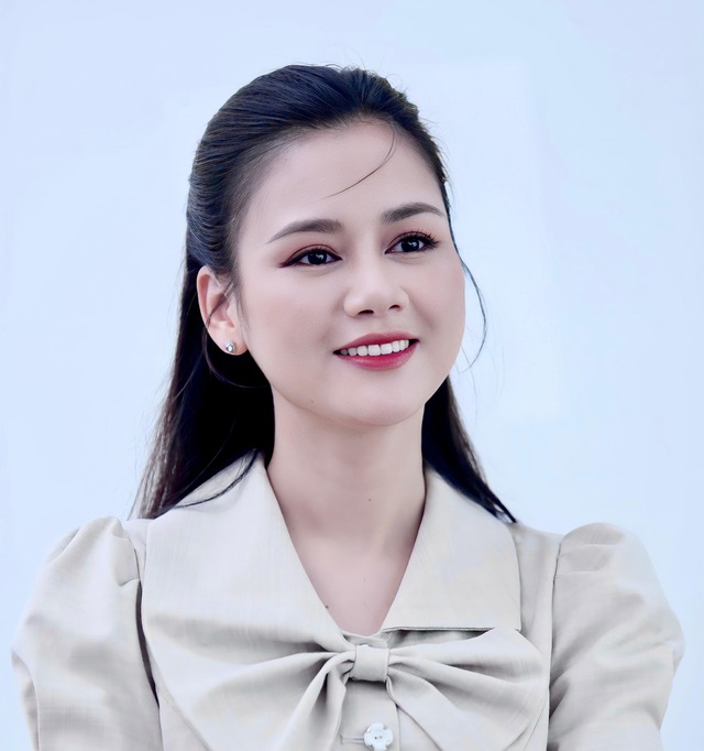 Mỹ nhân phim VTV mang quân hàm Thiếu tá, sống hạnh phúc bên chồng là Trung tá, Phó giám đốc Nhà hát kịch- Ảnh 1. Mỹ nhân phim VTV mang quân hàm Thiếu tá, sống hạnh phúc bên chồng là Trung tá, Phó giám đốc Nhà hát kịch- Ảnh 1.