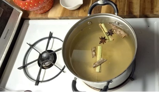Chồng Tây hăm hở vào rừng, săn nai trăm ký tặng vợ Việt sau lời thỏ thẻ: Em thèm phở mà nhà hết thịt bò - Ảnh 6. Chồng Tây hăm hở vào rừng, săn nai trăm ký tặng vợ Việt sau lời thỏ thẻ: Em thèm phở mà nhà hết thịt bò - Ảnh 6.