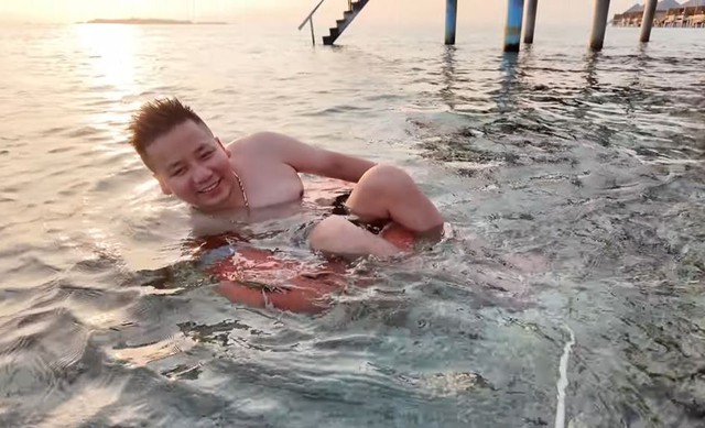 Khoa Pug khoe kiếm được 2 tỷ/ngày, giàu vượt mặt Sơn Tùng M- TP, sự thật thế nào?- Ảnh 4. Khoa Pug khoe kiếm được 2 tỷ/ngày, giàu vượt mặt Sơn Tùng M- TP, sự thật thế nào?- Ảnh 4.
