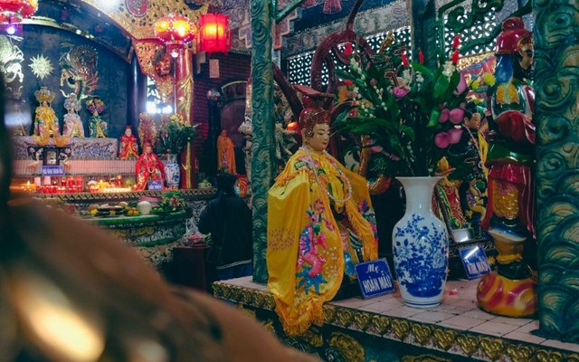 Bí ẩn ngôi miếu cổ cõng trên mình hàng trăm con rồng uốn lượn 