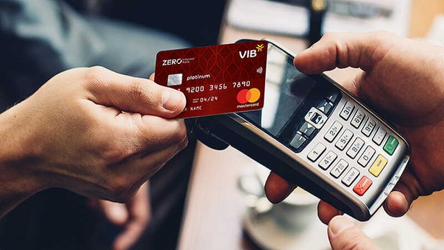 Vụ nợ 8,5 triệu thành 8,8 tỷ: Lãi suất thẻ tín dụng có nơi 40%/năm, nhưng lãi quá hạn mới cần đặc biệt chú ý- Ảnh 1. Vụ nợ 8,5 triệu thành 8,8 tỷ: Lãi suất thẻ tín dụng có nơi 40%/năm, nhưng lãi quá hạn mới cần đặc biệt chú ý- Ảnh 1.
