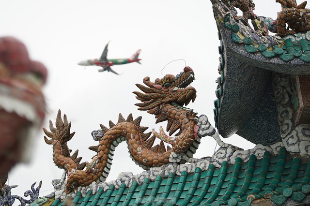 Bí ẩn ngôi miếu cổ cõng trên mình hàng trăm con rồng uốn lượn 