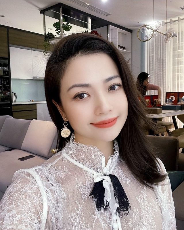 Nữ NSƯT là mỹ nhân phim giờ vàng VTV, đời tư bí ẩn, tuổi 42 nhan sắc vẫn gợi cảm hút hồn- Ảnh 8. Nữ NSƯT là mỹ nhân phim giờ vàng VTV, đời tư bí ẩn, tuổi 42 nhan sắc vẫn gợi cảm hút hồn- Ảnh 8.