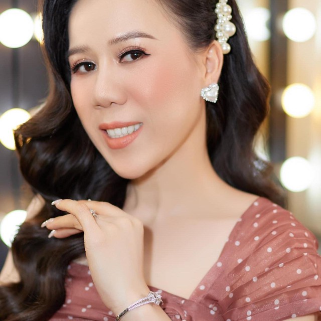 Nữ ca sĩ được Quang Lê rủ về sống chung: Sở hữu 4 căn nhà, có hàng chục triệu đô, từng muốn đi tu- Ảnh 1. Nữ ca sĩ được Quang Lê rủ về sống chung: Sở hữu 4 căn nhà, có hàng chục triệu đô, từng muốn đi tu- Ảnh 1.