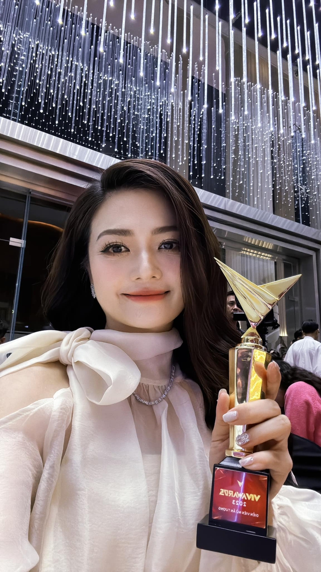 Nữ NSƯT là mỹ nhân phim giờ vàng VTV, đời tư bí ẩn, tuổi 42 nhan sắc vẫn gợi cảm hút hồn- Ảnh 3. Nữ NSƯT là mỹ nhân phim giờ vàng VTV, đời tư bí ẩn, tuổi 42 nhan sắc vẫn gợi cảm hút hồn- Ảnh 3.