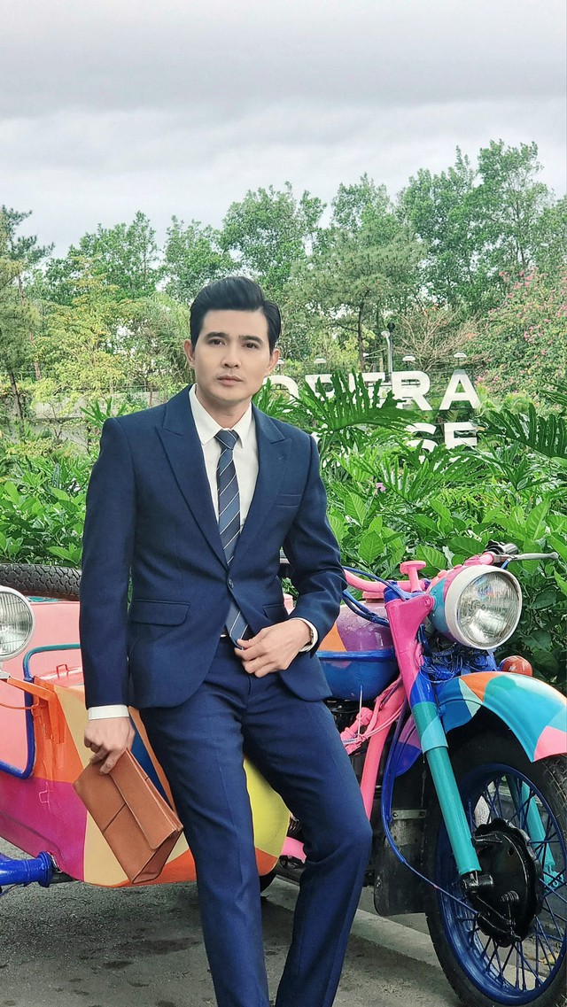 Nam thần Việt chuyên đóng chồng của các mỹ nhân VTV, ngoài đời hôn nhân bí ẩn bậc nhất showbiz- Ảnh 2. Nam thần Việt chuyên đóng chồng của các mỹ nhân VTV, ngoài đời hôn nhân bí ẩn bậc nhất showbiz- Ảnh 2.