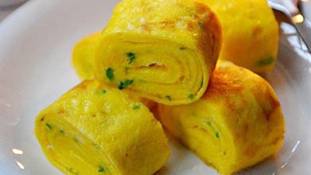 Chỉ mắm thôi chưa đủ, cho thêm vài giọt này đảm bảo trứng rán không bị tanh, lại nở bông, vàng ruộm- Ảnh 4. Chỉ mắm thôi chưa đủ, cho thêm vài giọt này đảm bảo trứng rán không bị tanh, lại nở bông, vàng ruộm- Ảnh 4.