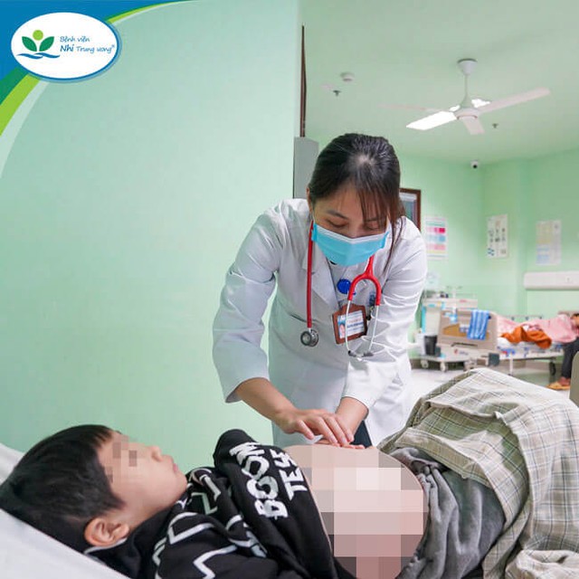Bé trai 10 tháng tuổi đã suy hỏng thận: BS chỉ 6 dấu hiệu nhận biết, có 1 cũng cần đi khám ngay- Ảnh 1. Bé trai 10 tháng tuổi đã suy hỏng thận: BS chỉ 6 dấu hiệu nhận biết, có 1 cũng cần đi khám ngay- Ảnh 1.