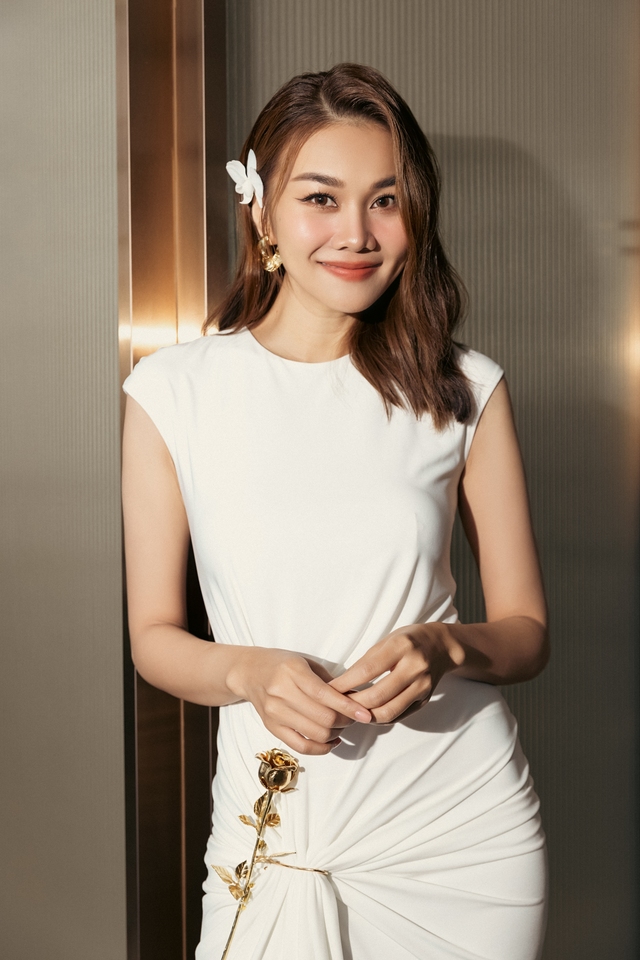 Siêu mẫu Thanh Hằng rạng rỡ trở lại với công việc sau kỳ nghỉ Tết, có sự thay đổi thú vị sau 5 năm- Ảnh 5. Siêu mẫu Thanh Hằng rạng rỡ trở lại với công việc sau kỳ nghỉ Tết, có sự thay đổi thú vị sau 5 năm- Ảnh 5.