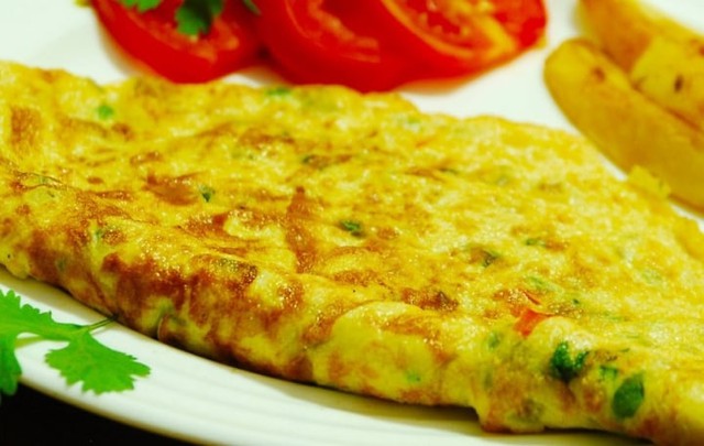 Chỉ mắm thôi chưa đủ, cho thêm vài giọt này đảm bảo trứng rán không bị tanh, lại nở bông, vàng ruộm- Ảnh 1. Chỉ mắm thôi chưa đủ, cho thêm vài giọt này đảm bảo trứng rán không bị tanh, lại nở bông, vàng ruộm- Ảnh 1.