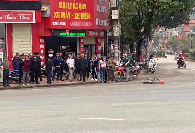 Học sinh lớp 6 bị xe tải cán tử vong giữa ngã tư, phụ huynh ám ảnh khi xem trích xuất camera- Ảnh 1. Học sinh lớp 6 bị xe tải cán tử vong giữa ngã tư, phụ huynh ám ảnh khi xem trích xuất camera- Ảnh 1.