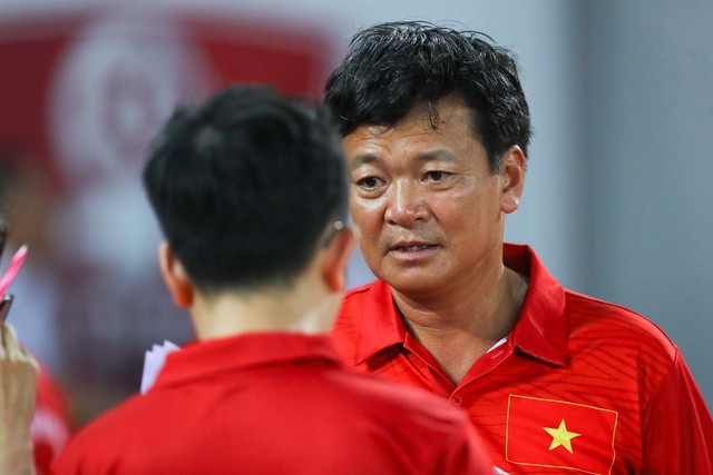 Chủ tịch CLB V.League phát biểu gây sốt: Chủ tịch CLB V.League phát biểu gây sốt:
