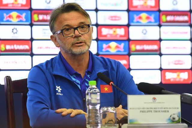 HỌP BÁO HLV Troussier: HỌP BÁO HLV Troussier: