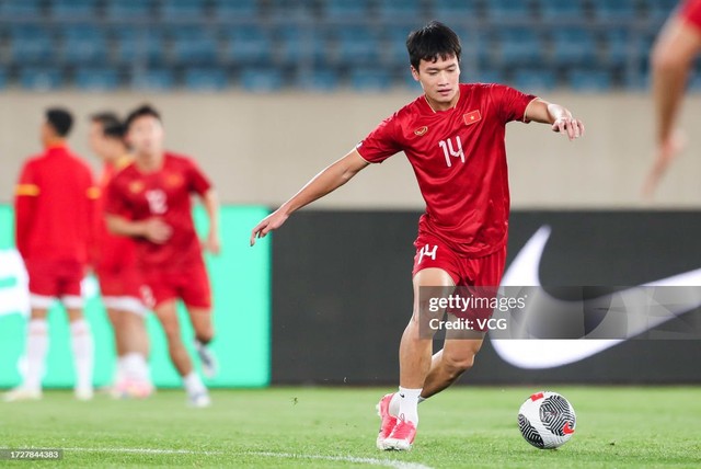 Đội hình đội tuyển Việt Nam vs Indonesia: Quang Hải dự bị, HLV Troussier dùng 3 Đội hình đội tuyển Việt Nam vs Indonesia: Quang Hải dự bị, HLV Troussier dùng 3