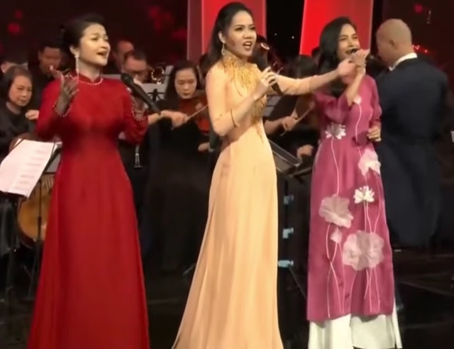 Nữ NSƯT là thạc sĩ có chiều cao nổi bật: Lên hẳn đài truyền hình Hàn Quốc, vóc dáng đẹp nhờ tập luyện- Ảnh 5. Nữ NSƯT là thạc sĩ có chiều cao nổi bật: Lên hẳn đài truyền hình Hàn Quốc, vóc dáng đẹp nhờ tập luyện- Ảnh 5.