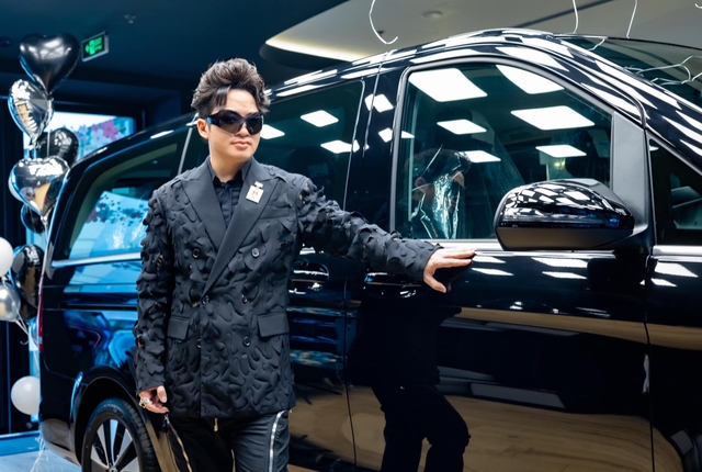 Tùng Dương tự thưởng cho mình món quà trị giá hơn 3 tỷ: Thanh Lam đòi khao, Bằng Kiều xin đi nhờ- Ảnh 3. Tùng Dương tự thưởng cho mình món quà trị giá hơn 3 tỷ: Thanh Lam đòi khao, Bằng Kiều xin đi nhờ- Ảnh 3.