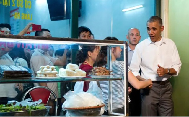 Quán bún chả cựu Tổng thống Obama từng tới ăn 8 năm trước: Nhất định không thay đổi một thứ- Ảnh 2. Quán bún chả cựu Tổng thống Obama từng tới ăn 8 năm trước: Nhất định không thay đổi một thứ- Ảnh 2.
