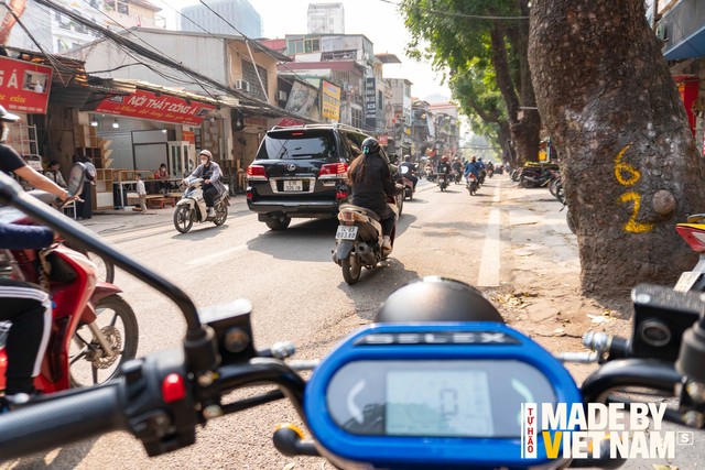 Thử thách chiếc xe '80% của người Việt': Giá chỉ 23 triệu, đi hết Tứ Trấn, phuộc sau cứng, ngồi thì êm- Ảnh 14.