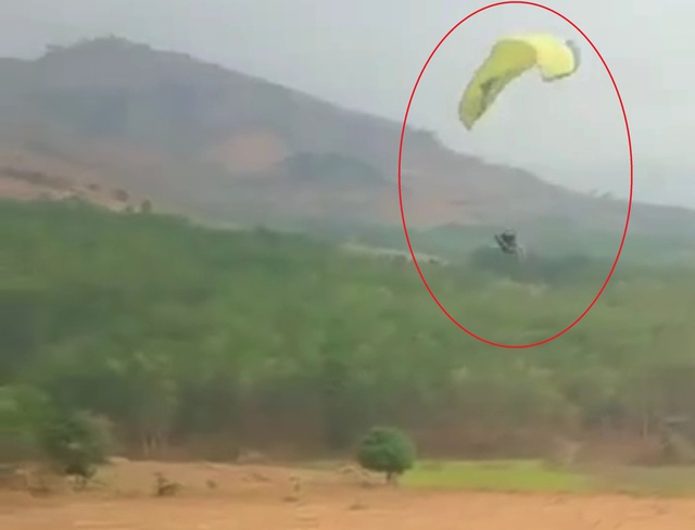 Vụ phi công rơi dù lượn tử vong: Công ty tổ chức nói về bảo hiểm bồi thường cho nạn nhân- Ảnh 1.