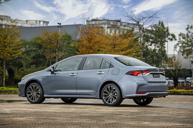 Toyota Corolla Altis cũ giảm đến 400 triệu đồng vẫn bị ngó lơ: Vì sao?- Ảnh 3.