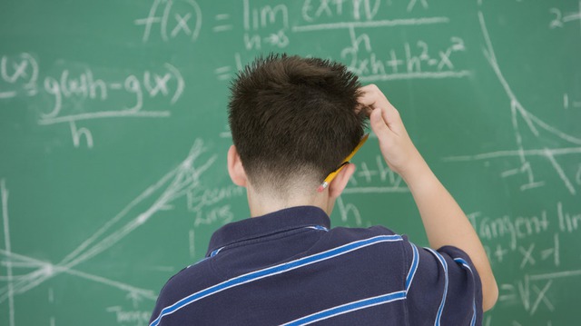 Muốn mua ô tô điện và sạc bằng năng lượng mặt trời ư, chuyên gia vừa giải bài toán cho bạn?- Ảnh 2.