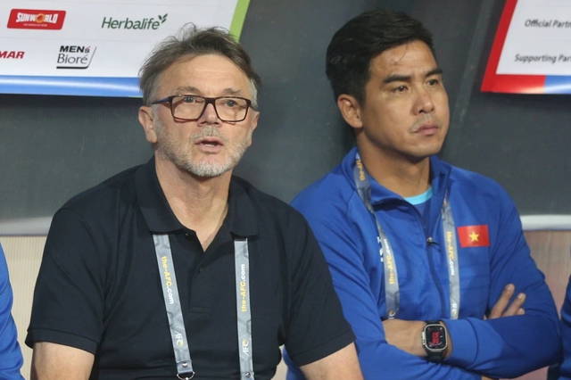Trợ lý tuyển Việt Nam lên tiếng, thắng thắn nói về lý do HLV Troussier phải ra đi- Ảnh 1.