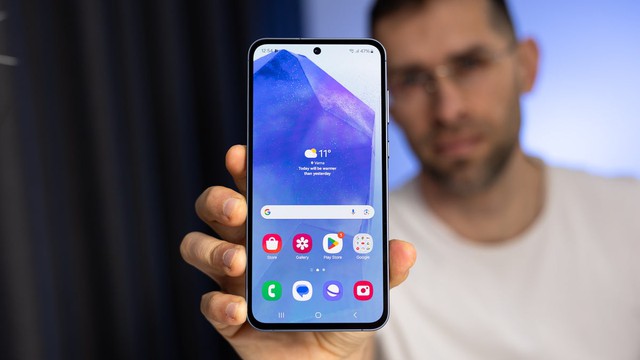 Samsung ra mắt mẫu điện thoại hiệu năng cao, giá lại rẻ bằng một nửa: Thế này thì Samsung ra mắt mẫu điện thoại hiệu năng cao, giá lại rẻ bằng một nửa: Thế này thì