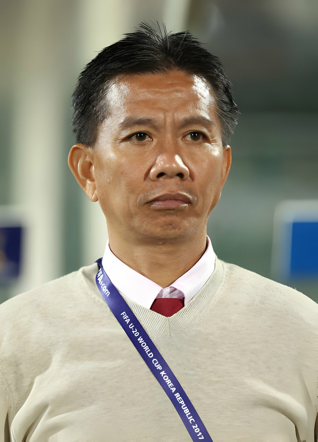 Lên thay ông Troussier, HLV Hoàng Anh Tuấn thừa hưởng 2 Lên thay ông Troussier, HLV Hoàng Anh Tuấn thừa hưởng 2