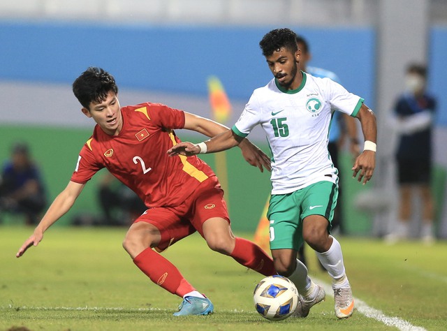 Lên thay ông Troussier, HLV Hoàng Anh Tuấn thừa hưởng 2 