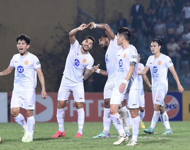 Tuấn Anh dứt điểm khiến Hà Nội FC Tuấn Anh dứt điểm khiến Hà Nội FC