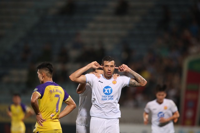 Tuấn Anh dứt điểm khiến Hà Nội FC Tuấn Anh dứt điểm khiến Hà Nội FC