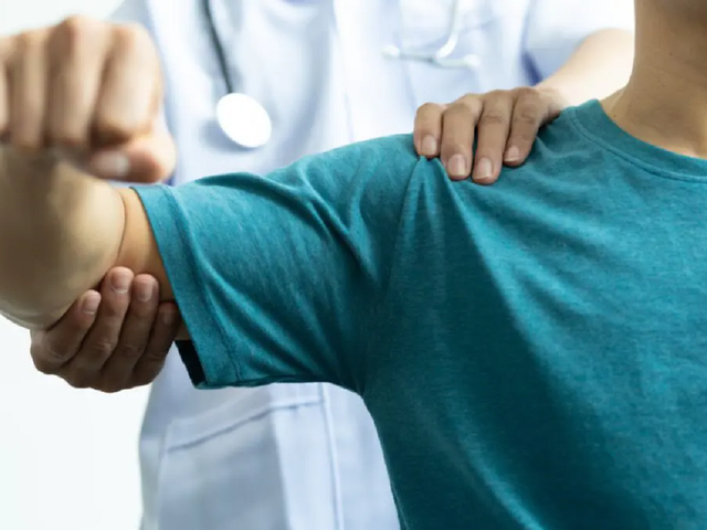 Đau 1 vị trí, người đàn ông 29 tuổi được chẩn đoán mắc nhồi máu cơ tim: BS thở dài vì sự nhầm lẫn tai hại- Ảnh 1. Đau 1 vị trí, người đàn ông 29 tuổi được chẩn đoán mắc nhồi máu cơ tim: BS thở dài vì sự nhầm lẫn tai hại- Ảnh 1.