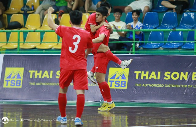 Thi đấu kiên cường, tuyển Việt Nam ăn mừng trước đội Top 7 thế giới- Ảnh 3. Thi đấu kiên cường, tuyển Việt Nam ăn mừng trước đội Top 7 thế giới- Ảnh 3.