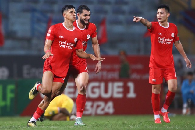 HLV V.League bức xúc, tố HLV V.League bức xúc, tố
