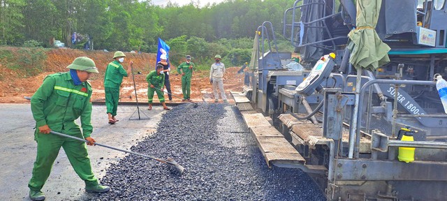 Binh đoàn 12 và '65 ngày đêm lao động quyết thắng' trên công trường 2 cao tốc 19.200 tỷ ở Việt Nam- Ảnh 2.
