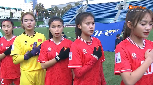 U20 nữ Việt Nam 0-10 U20 nữ Nhật Bản: Khởi đầu gian nan của đoàn quân áo đỏ- Ảnh 4. U20 nữ Việt Nam 0-10 U20 nữ Nhật Bản: Khởi đầu gian nan của đoàn quân áo đỏ- Ảnh 4.
