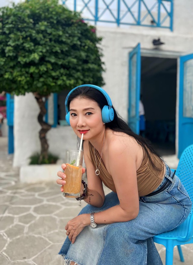 2 nữ lãnh đạo nhà hát xinh đẹp, tài năng, vừa được phong NSND ở tuổi 48 là ai?- Ảnh 6. 2 nữ lãnh đạo nhà hát xinh đẹp, tài năng, vừa được phong NSND ở tuổi 48 là ai?- Ảnh 6.