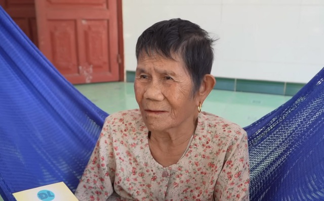 Cụ bà nhận bằng mừng thọ 121 tuổi ở Bình Dương, con rể đi làm lại giấy tờ mà không được- Ảnh 1.